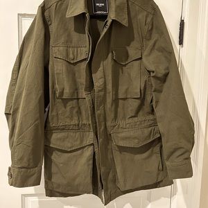 Todd Snyder Italian Ripstop Field Jacket in Olive. Size Small.